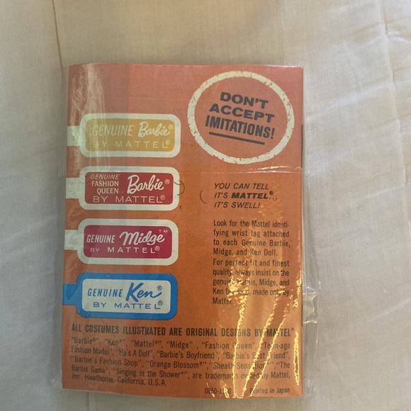 BRUNETTE BUBBLE-CUT BARBIE IN ORIGINAL BOX BY MATTEL, 1962!!! - Picture 4 of 7